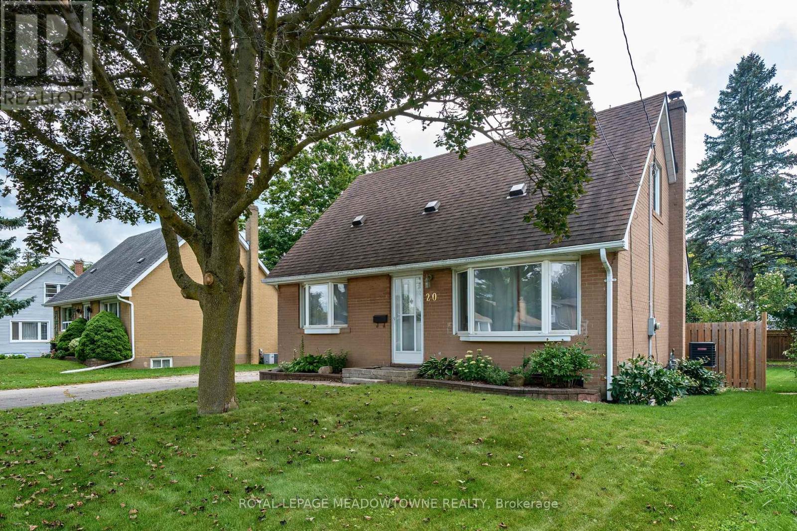 20 Delrex Boulevard, Halton Hills, Ontario  L7G 3X7 - Photo 3 - W13717888