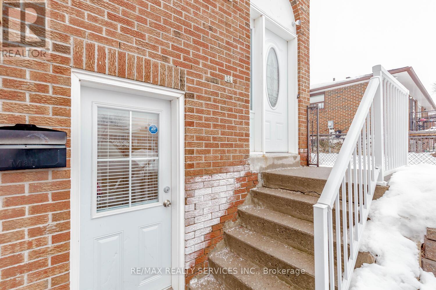 Basement - 127 Mill Street N, Brampton, Ontario  L6X 2P1 - Photo 2 - W13717908
