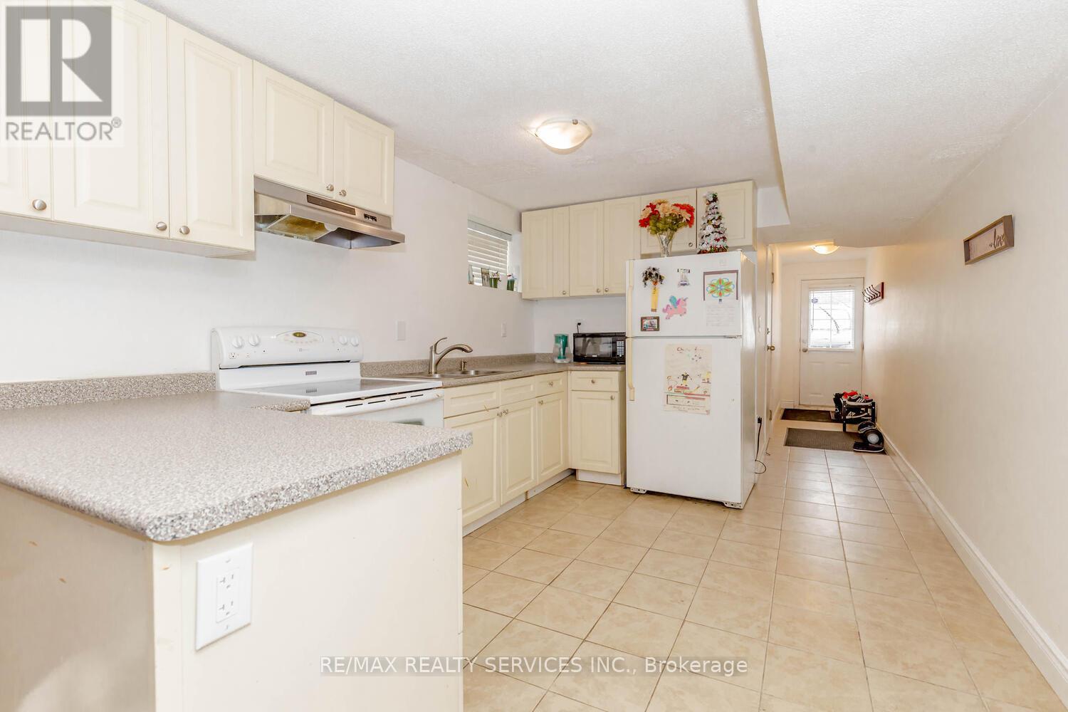 Basement - 127 Mill Street N, Brampton, Ontario  L6X 2P1 - Photo 4 - W13717908