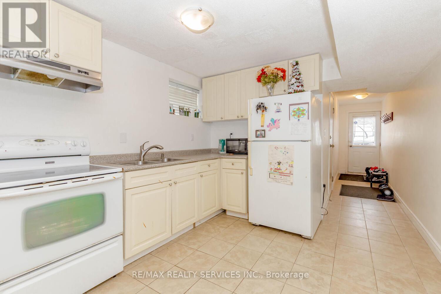 Basement - 127 Mill Street N, Brampton, Ontario  L6X 2P1 - Photo 5 - W13717908