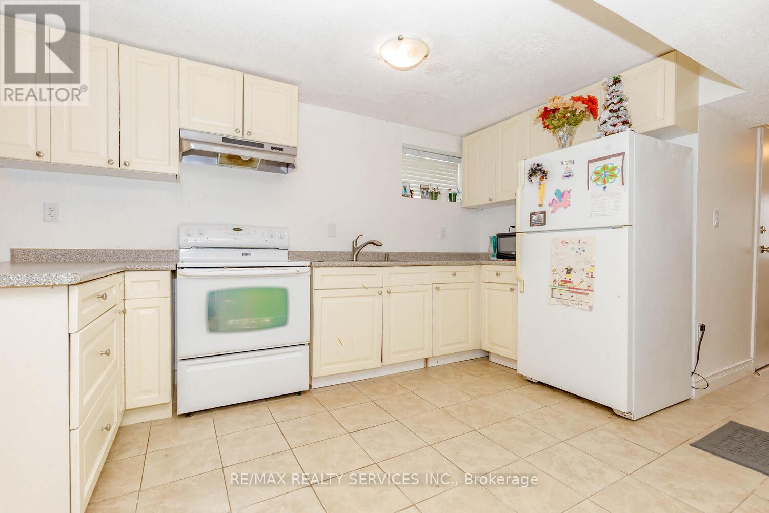 Basement - 127 Mill Street N, Brampton, Ontario  L6X 2P1 - Photo 6 - W13717908