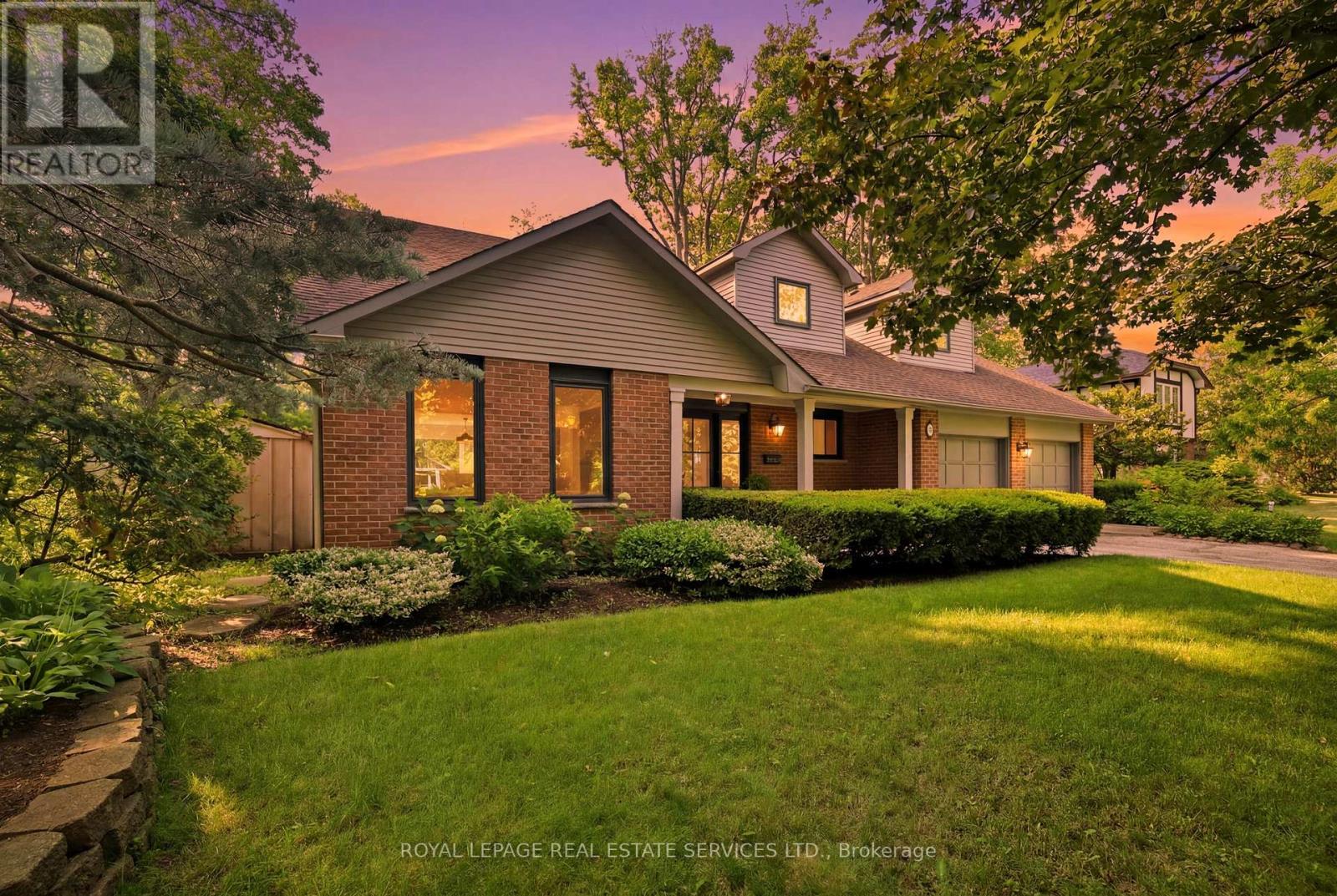 11 Regency Court, Oakville, Ontario L6H 2P6 - Photo 2 - W13717916