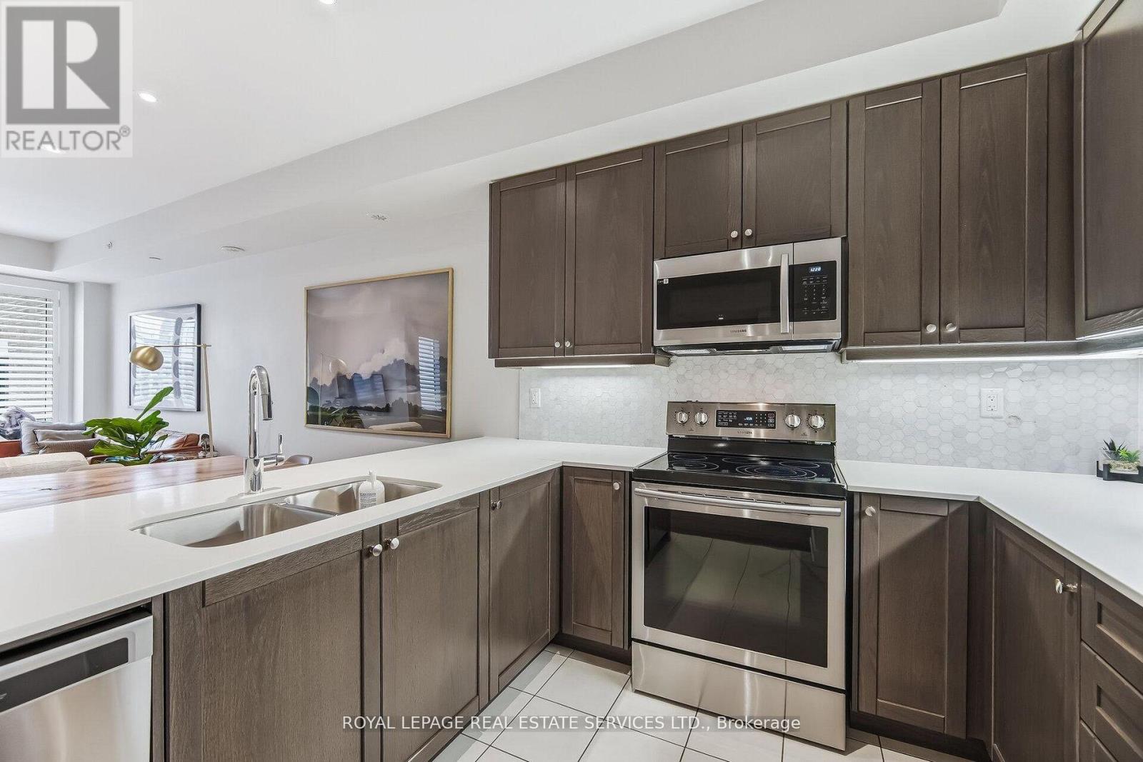402 - 8 Drummond Street, Toronto, Ontario  M8V 1Y8 - Photo 5 - W13717920