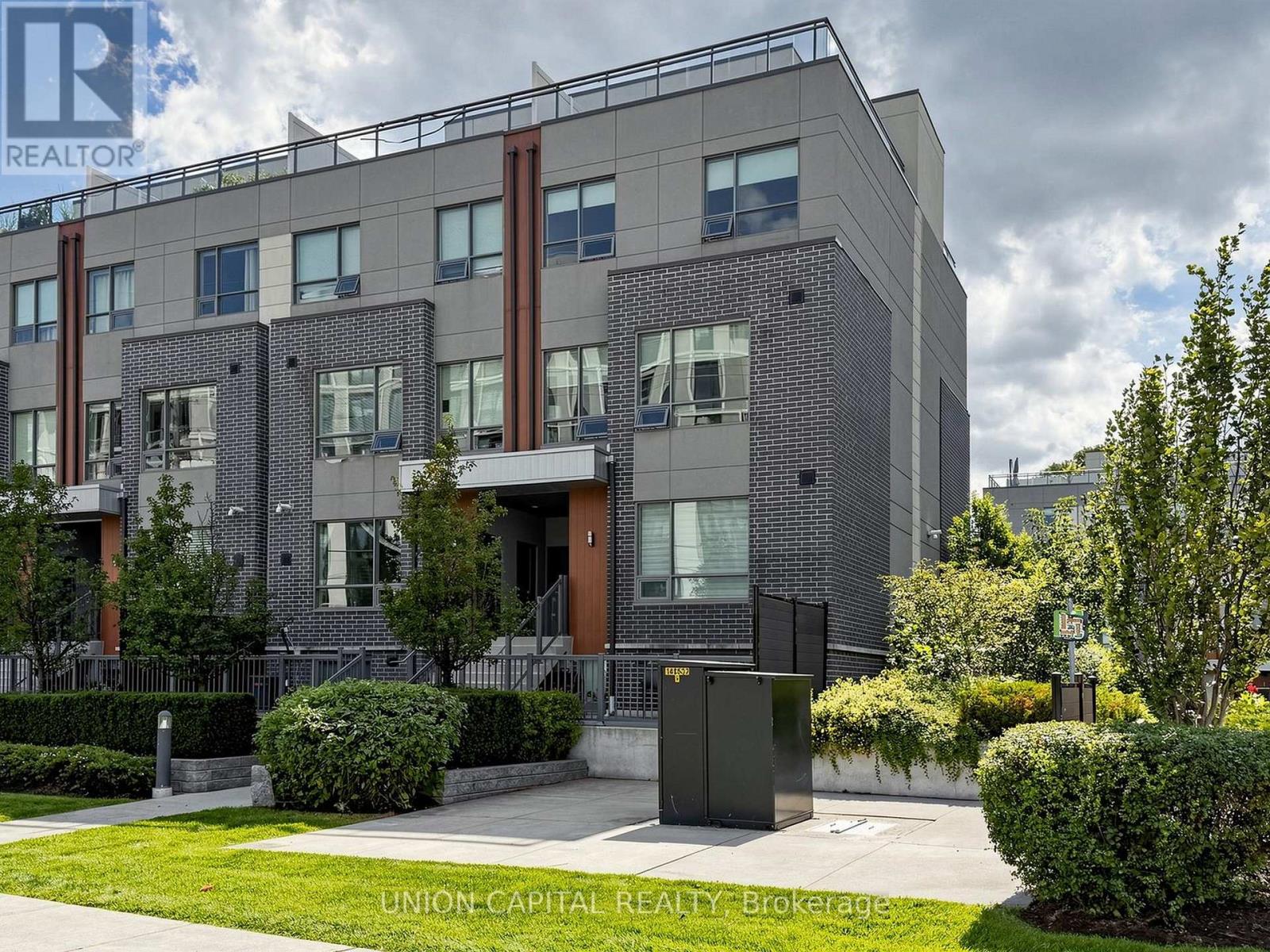 4 - 1238 CAWTHRA ROAD, Mississauga, Ontario