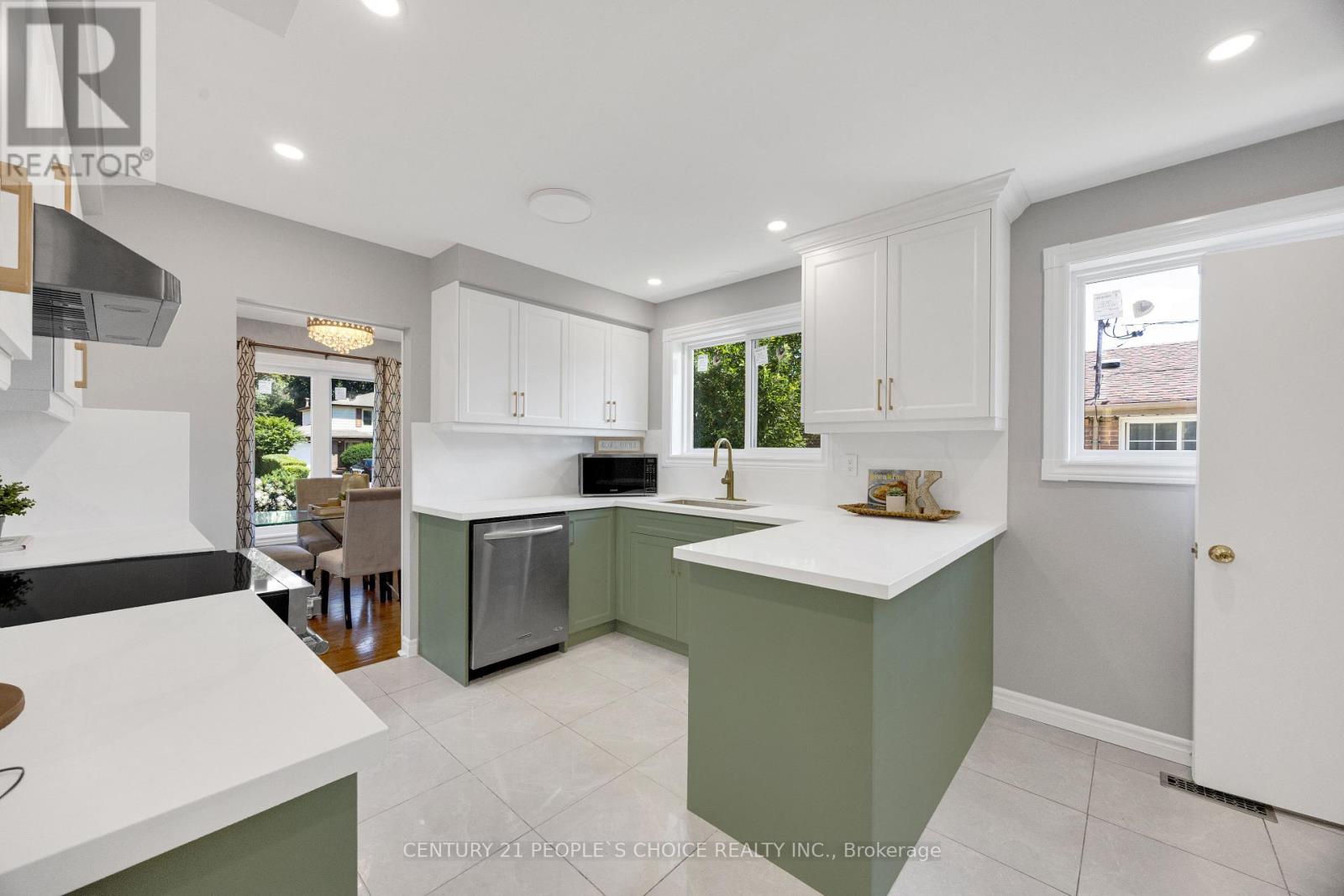 53 Brookland Drive W, Brampton, Ontario  L6T 2M7 - Photo 8 - W13718014