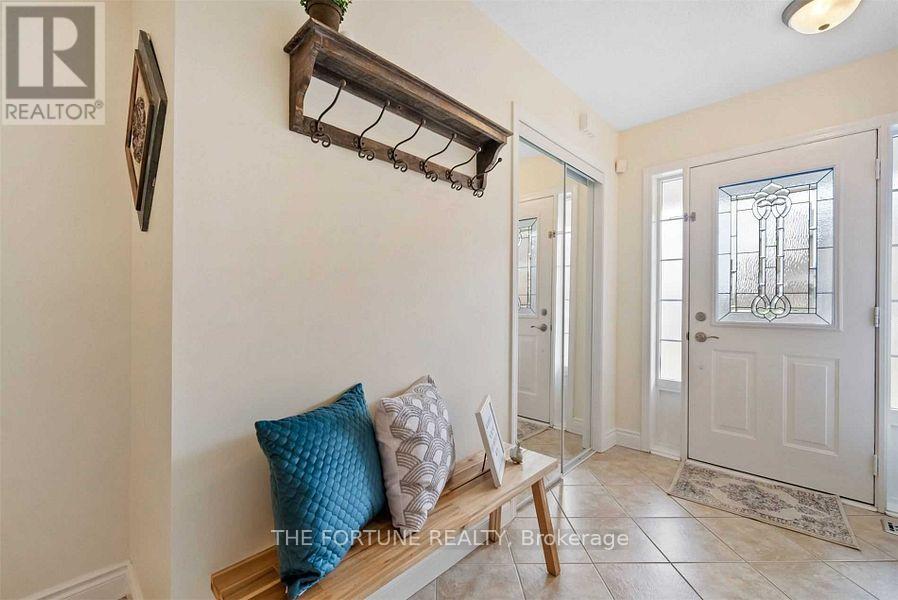 1286 Cartmer Way, Milton, Ontario  L9T 6J8 - Photo 3 - W13718028