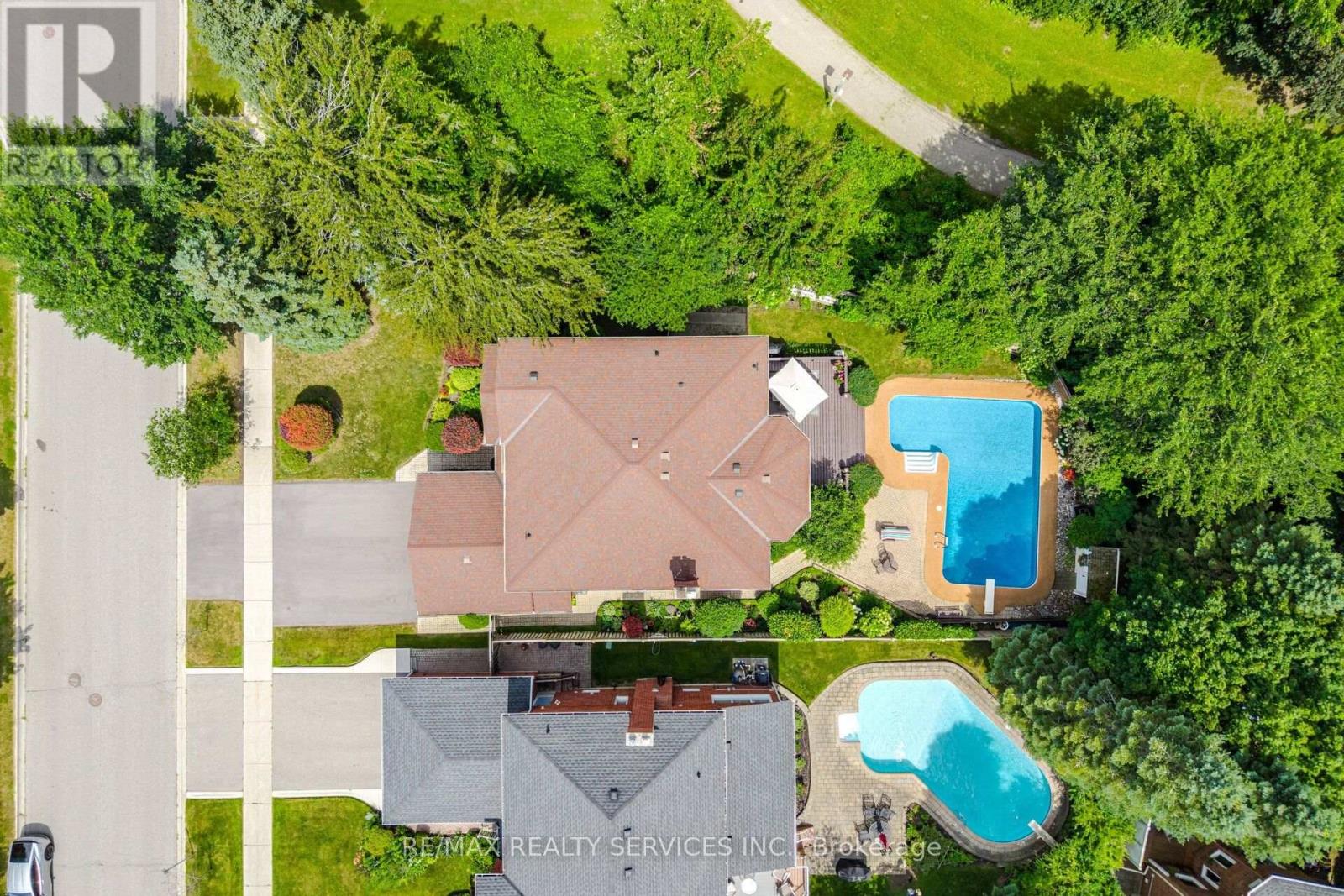 29 Christie Drive — photo 3