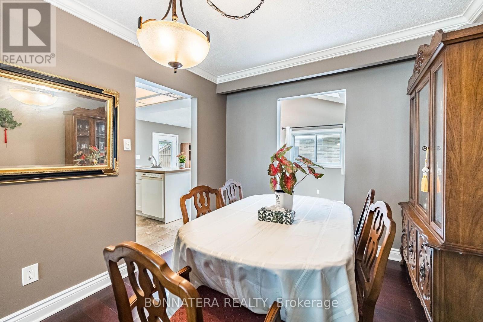 1324 Aldridge Crescent, Burlington, Ontario  L7M 1J1 - Photo 12 - W13718038