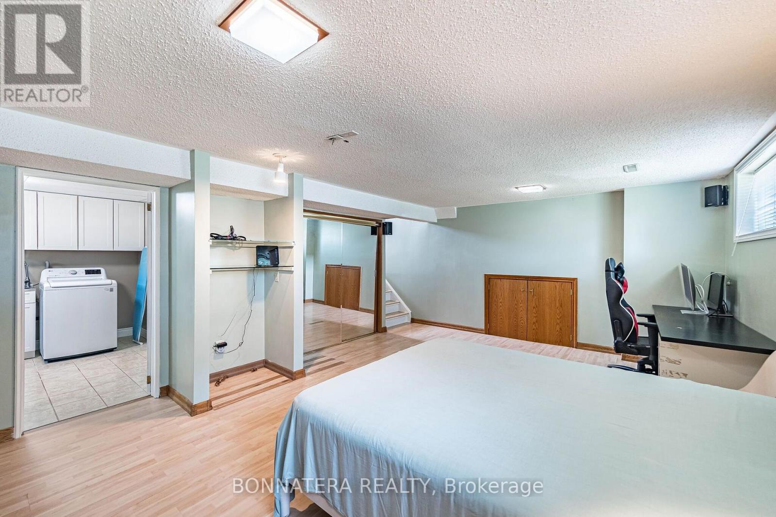 1324 Aldridge Crescent, Burlington, Ontario  L7M 1J1 - Photo 35 - W13718038