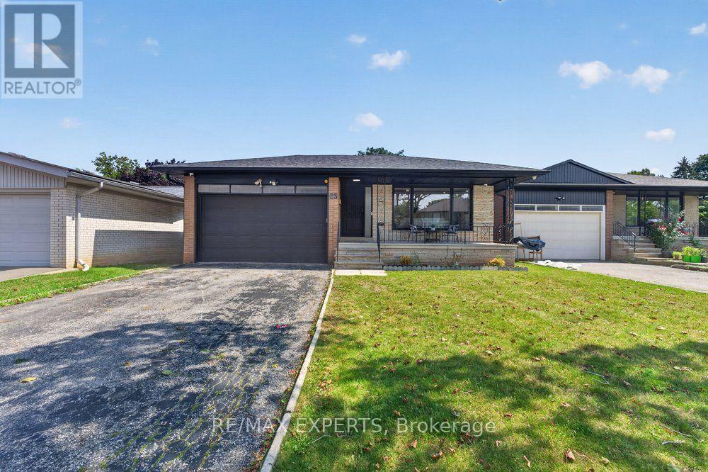 23 COLLINGDALE ROAD, Toronto, Ontario