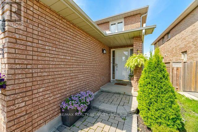 1117 Sherwood Mills Boulevard, Mississauga, Ontario L5V 1S8 - Photo 4 - W13718148