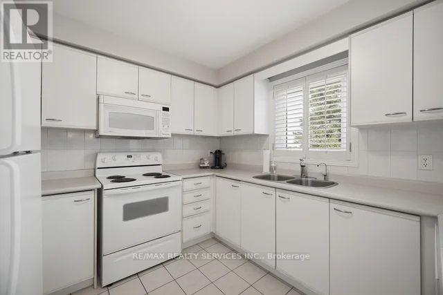 1117 Sherwood Mills Boulevard, Mississauga, Ontario L5V 1S8 - Photo 8 - W13718148