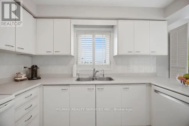 1117 Sherwood Mills Boulevard, Mississauga, Ontario L5V 1S8 - Photo 9 - W13718148