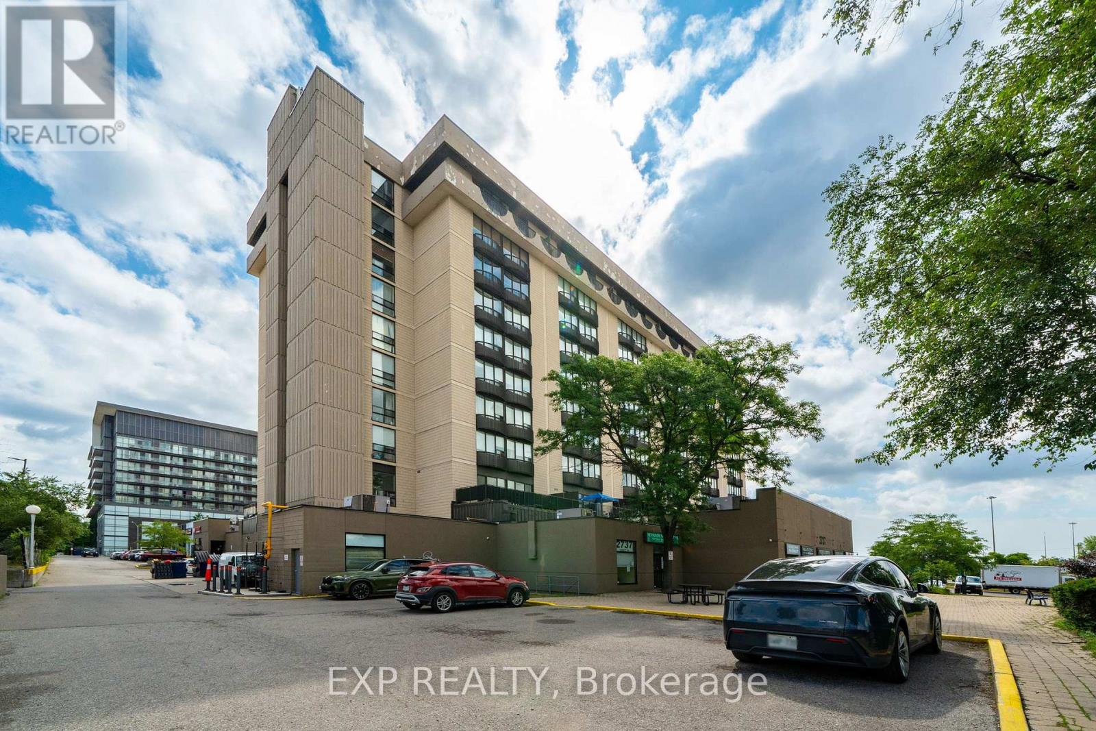 312 - 2737 Keele Street — photo 3