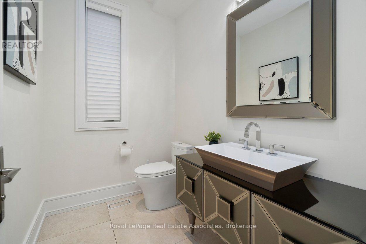 63 Troy Street, Mississauga, Ontario  L5G 1S6 - Photo 18 - W13718160