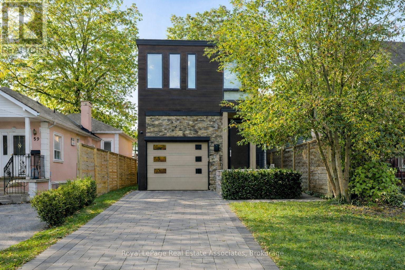 63 Troy Street, Mississauga, Ontario  L5G 1S6 - Photo 2 - W13718160