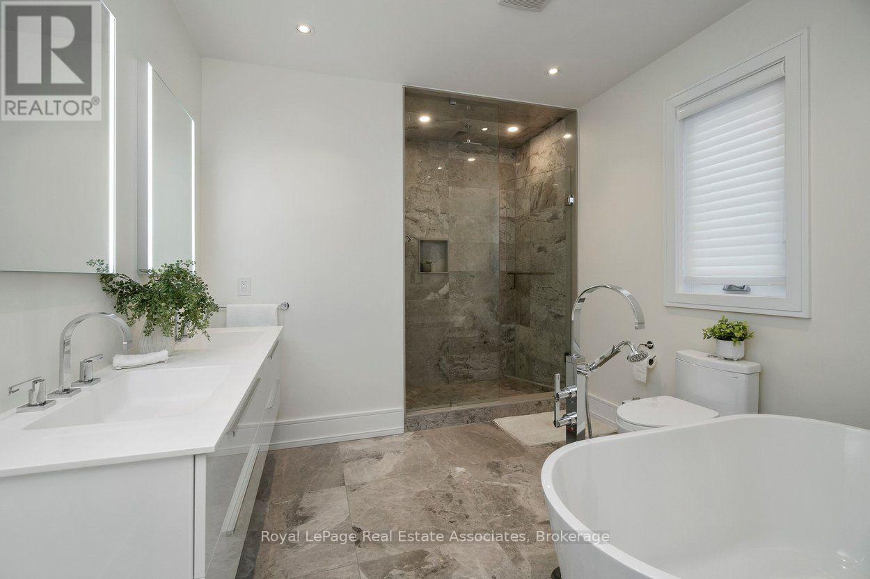 63 Troy Street, Mississauga, Ontario  L5G 1S6 - Photo 26 - W13718160