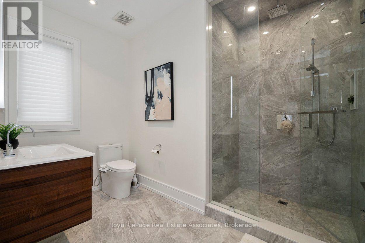 63 Troy Street, Mississauga, Ontario  L5G 1S6 - Photo 33 - W13718160