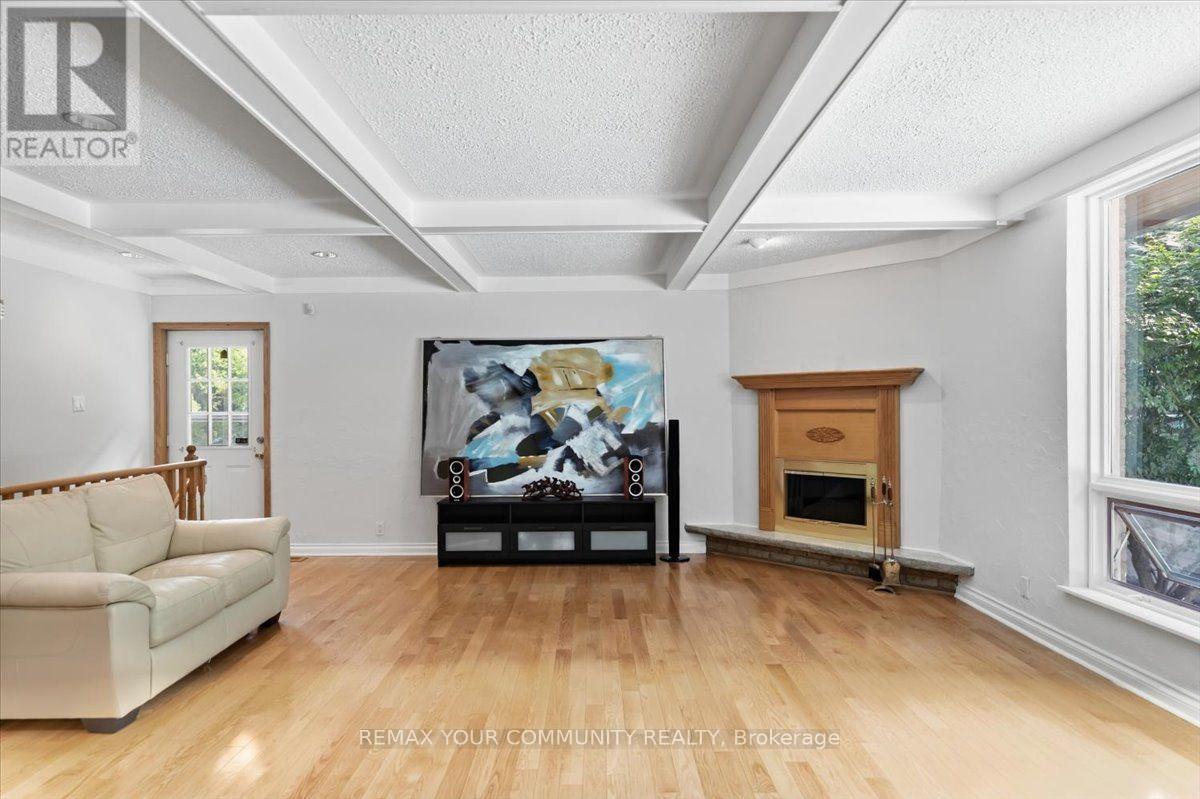 1528 Knareswood Drive, Mississauga, Ontario  L5H 2M1 - Photo 18 - W13718182