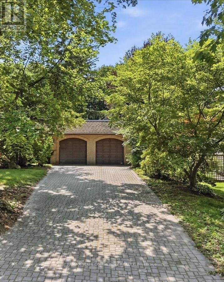 1528 Knareswood Drive, Mississauga, Ontario  L5H 2M1 - Photo 2 - W13718182