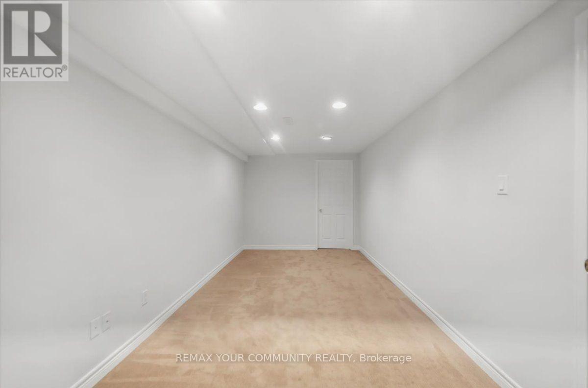 1528 Knareswood Drive, Mississauga, Ontario  L5H 2M1 - Photo 32 - W13718182