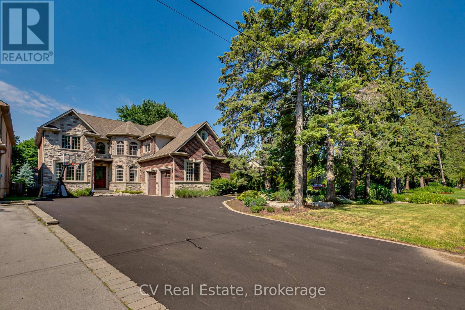 468 CHARTWELL ROAD