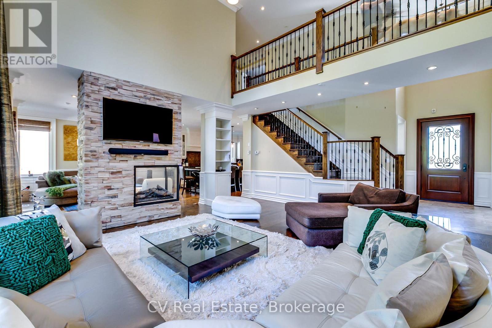 468 Chartwell Road, Oakville, Ontario  L6J 4A5 - Photo 3 - W13718242