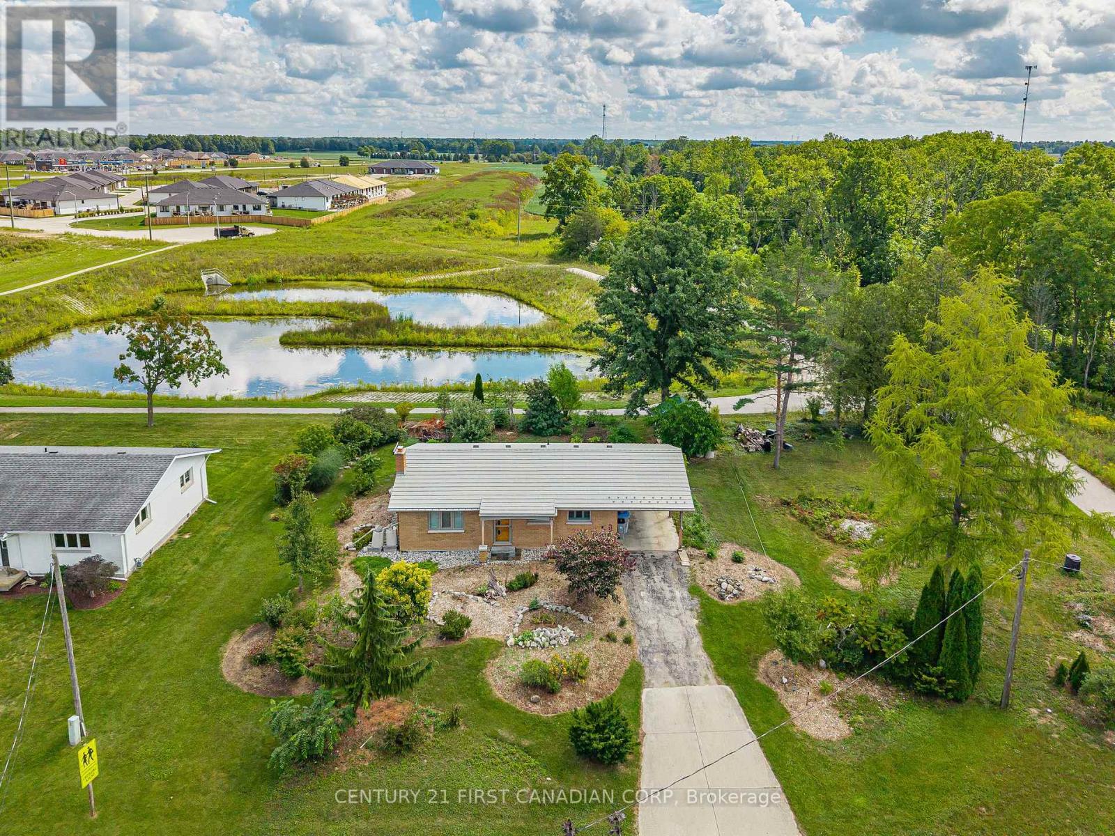 52 Gill Road, Lambton Shores, Ontario  N0M 1T0 - Photo 2 - X13718396
