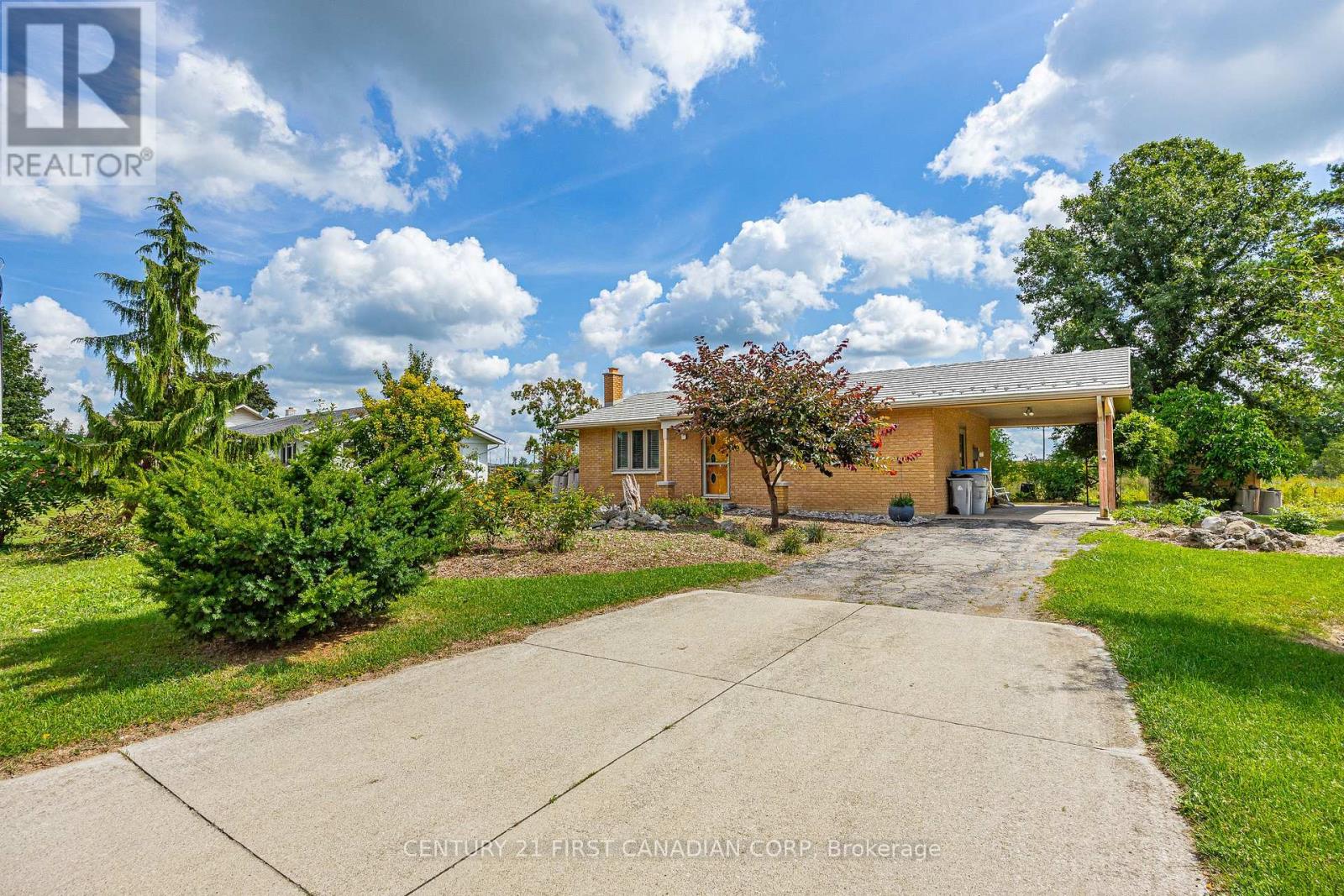 52 Gill Road, Lambton Shores, Ontario  N0M 1T0 - Photo 3 - X13718396