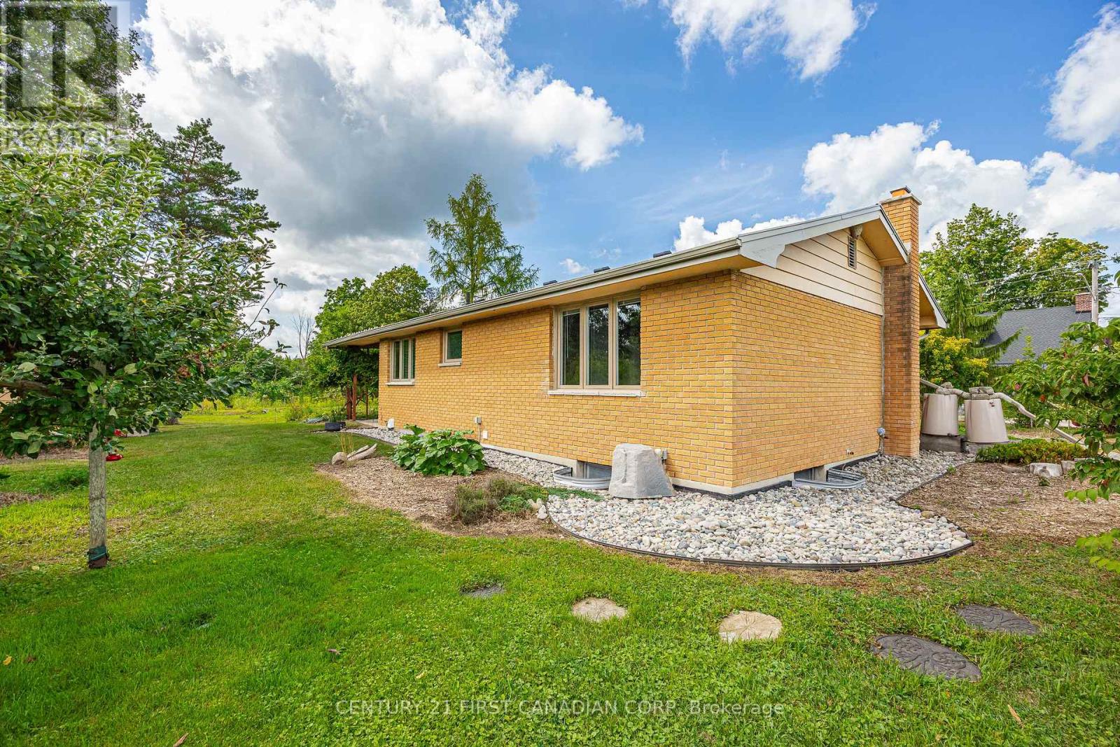 52 Gill Road, Lambton Shores, Ontario  N0M 1T0 - Photo 38 - X13718396