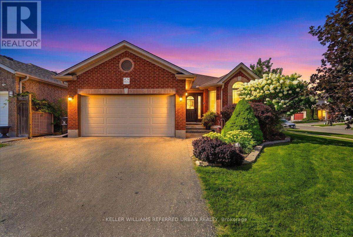 900 KEEWATIN PLACE, Kitchener, Ontario