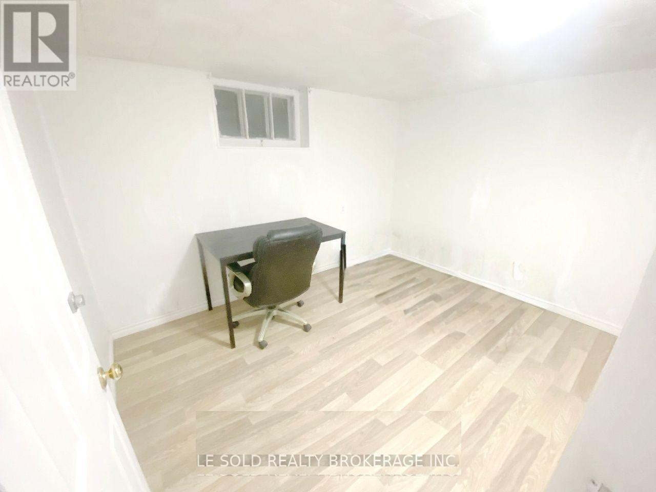 Room Bsmt - 112 Leland Street, Hamilton, Ontario  L8S 3A2 - Photo 3 - X13718068