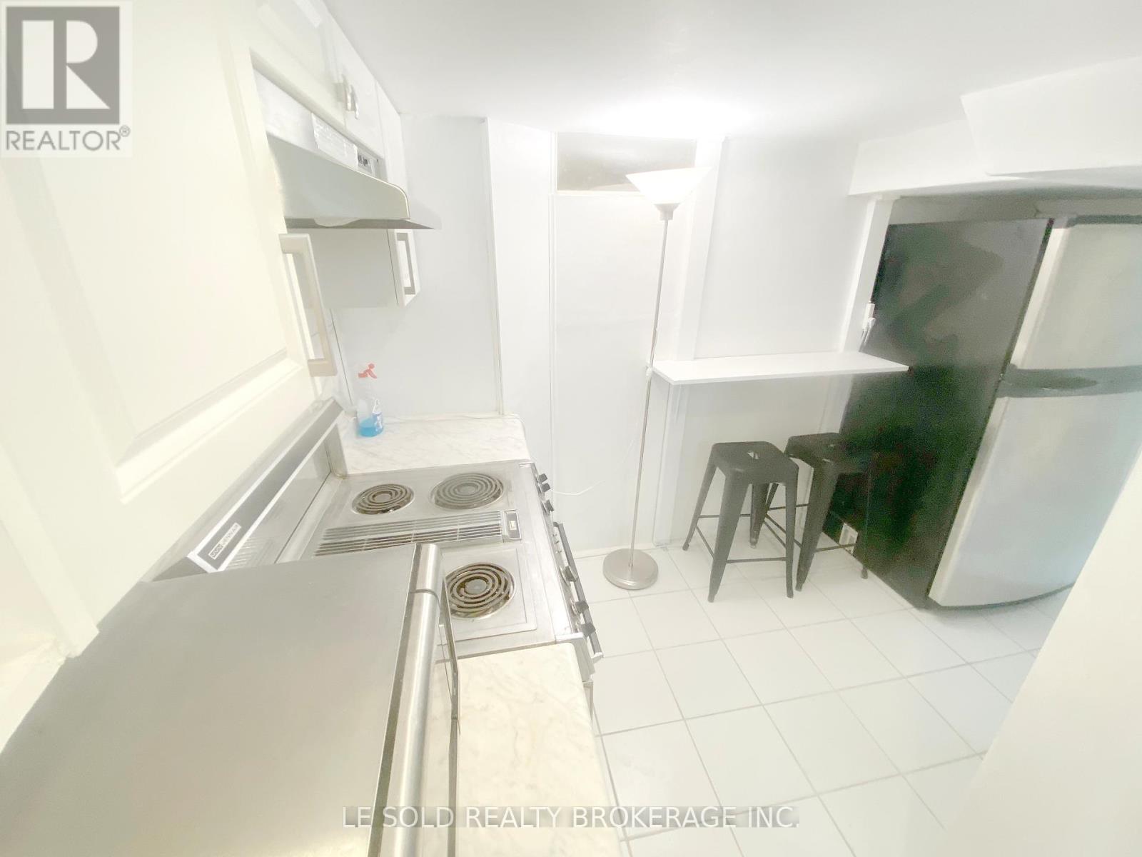 Room Bsmt - 112 Leland Street, Hamilton, Ontario  L8S 3A2 - Photo 7 - X13718068