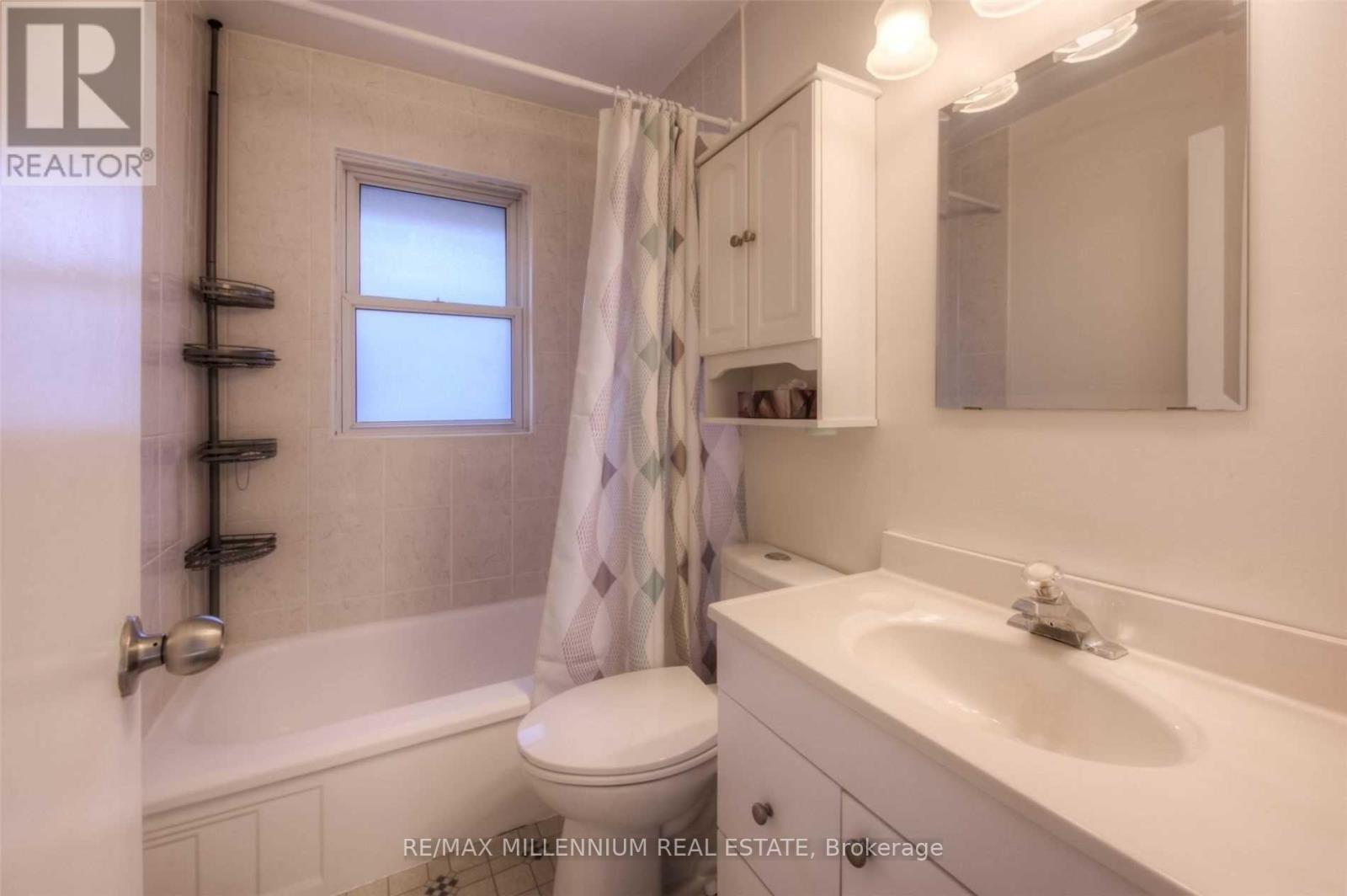 135 Byron Avenue, Kitchener, Ontario  N2C 1Z7 - Photo 7 - X13718214