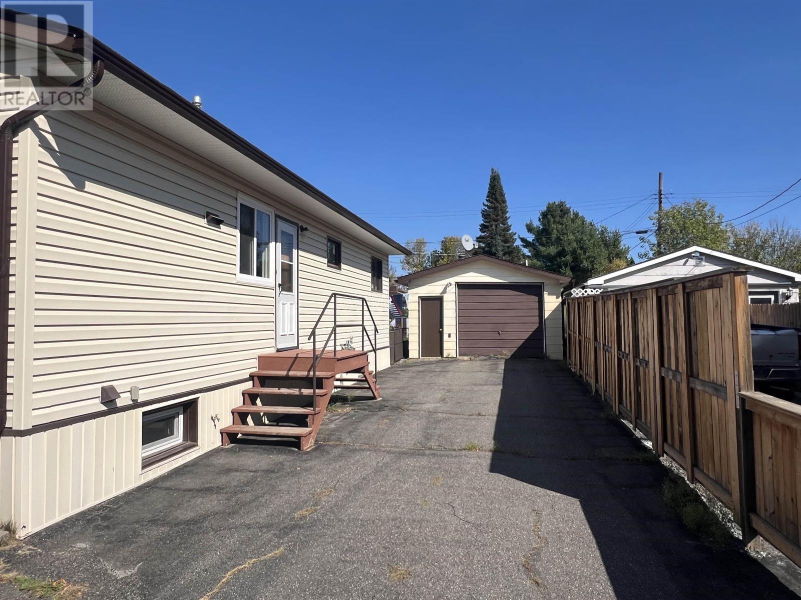 146 Pine Cres, Atikokan, Ontario  P0T 1C0 - Photo 2 - TB253169