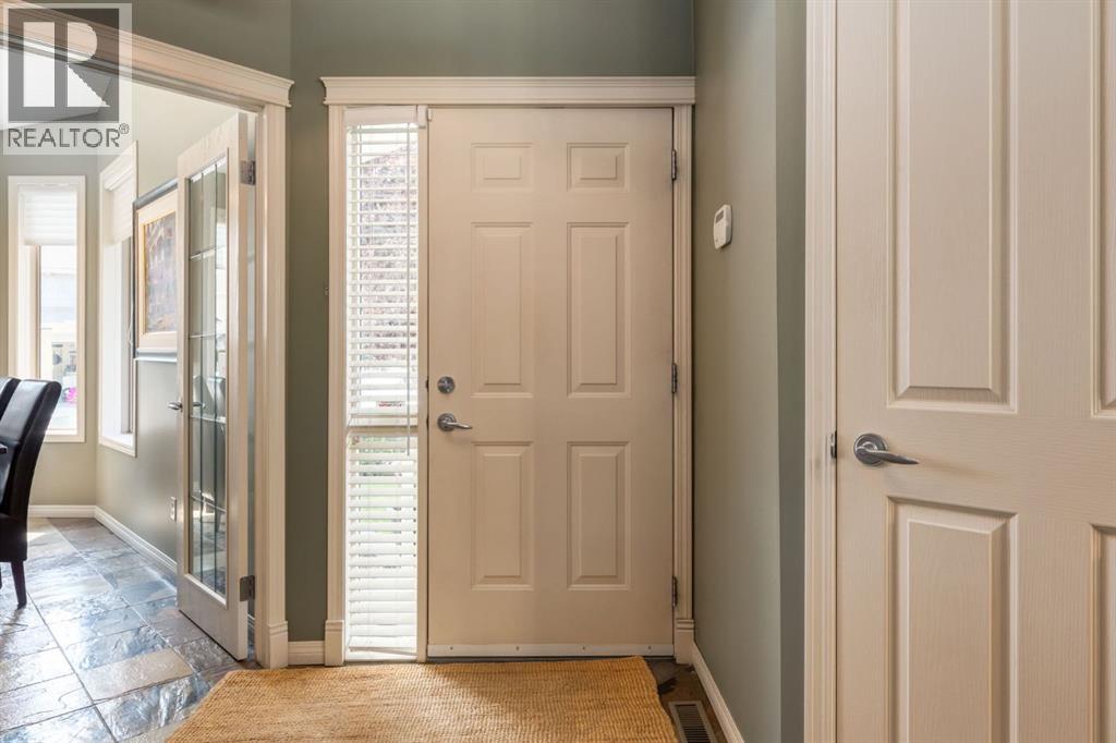218 Springbank Villas SW, Calgary, Alberta  T3H 5P7 - Photo 2 - A2334801