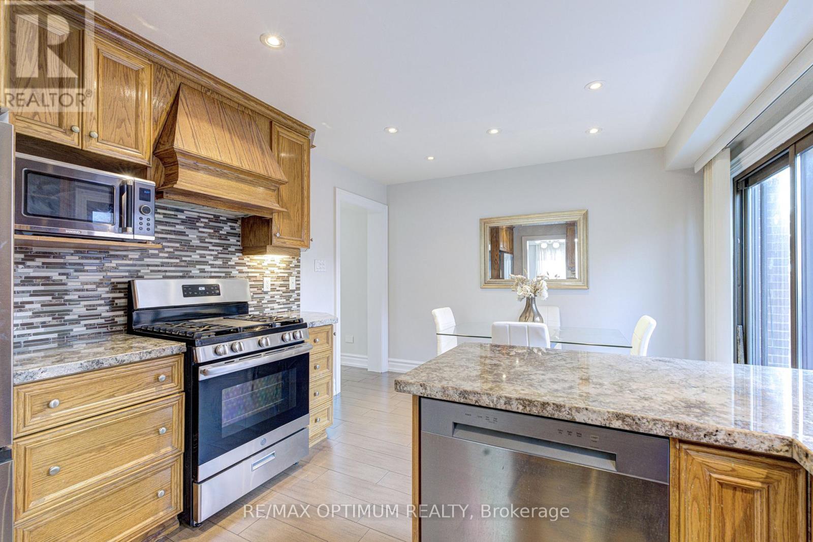 2498 Privet Crescent, Mississauga, Ontario  L5B 2S4 - Photo 10 - W13718282