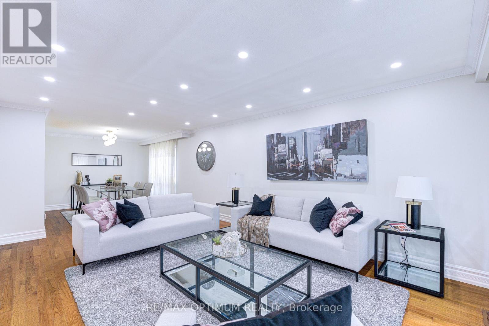 2498 Privet Crescent, Mississauga, Ontario  L5B 2S4 - Photo 5 - W13718282