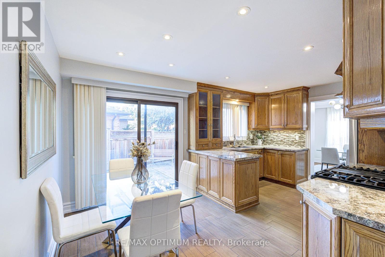 2498 Privet Crescent, Mississauga, Ontario  L5B 2S4 - Photo 13 - W13718282