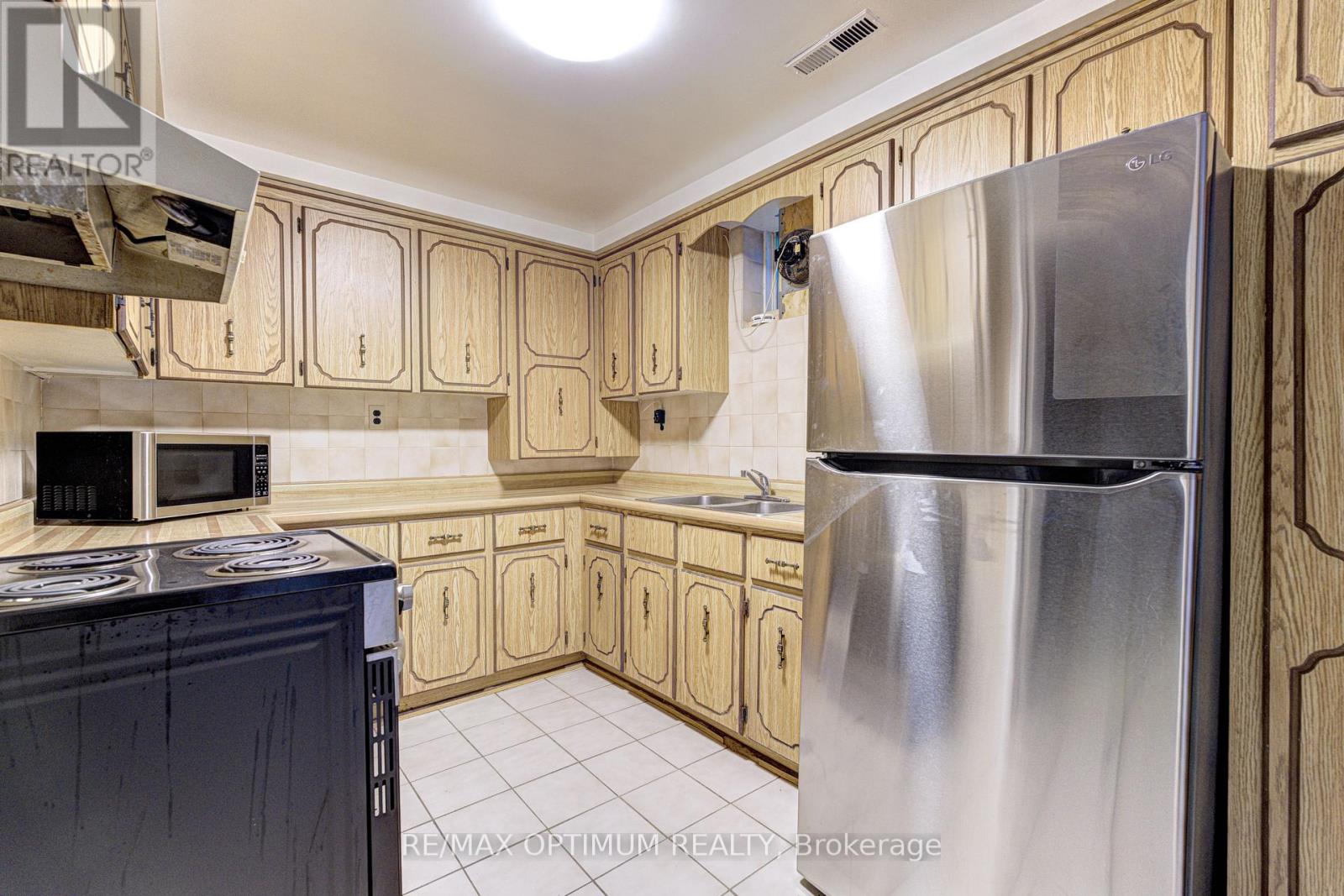 2498 Privet Crescent, Mississauga, Ontario  L5B 2S4 - Photo 35 - W13718282