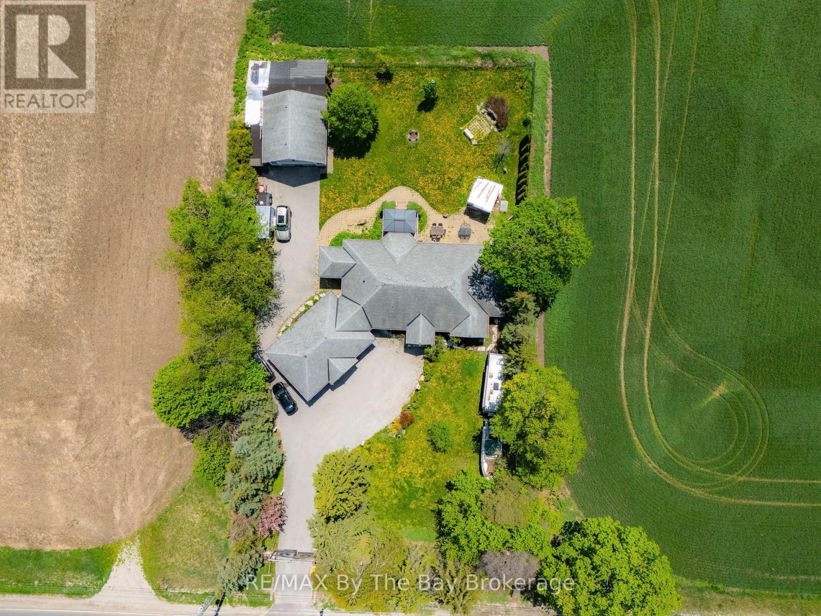 2569 LOCKHART ROAD, Innisfil, Ontario