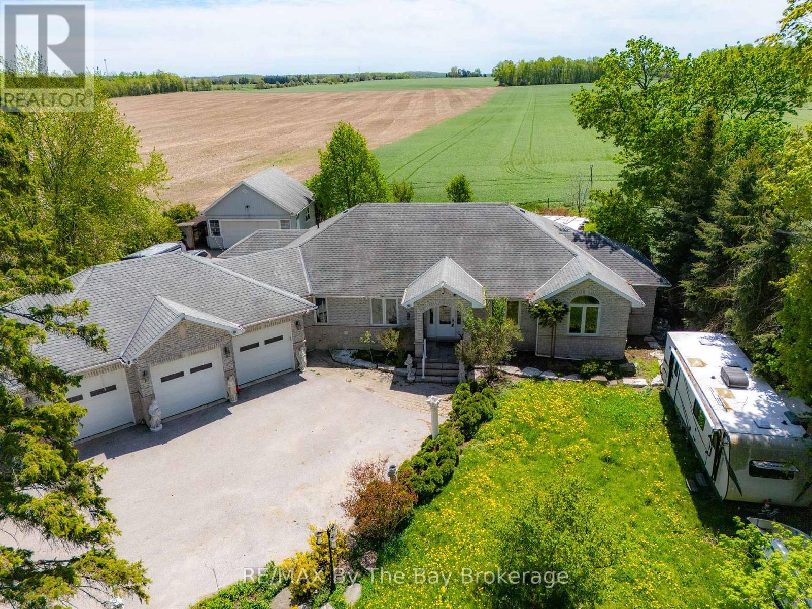 2569 Lockhart Road, Innisfil, Ontario  L9S 3G2 - Photo 2 - N13462146