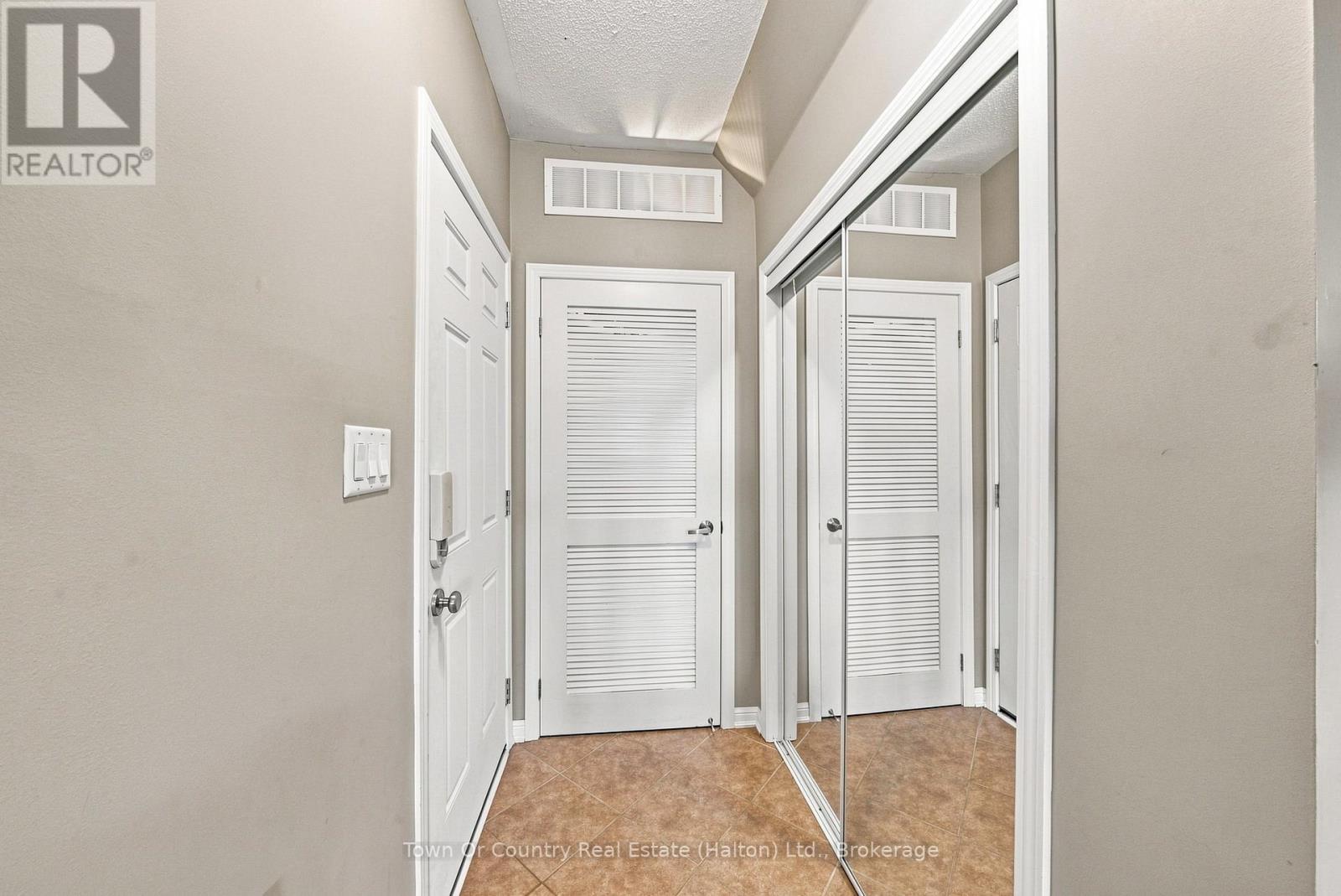 641 Speyer Circle, Milton, Ontario  L9T 0Y5 - Photo 7 - W13718344