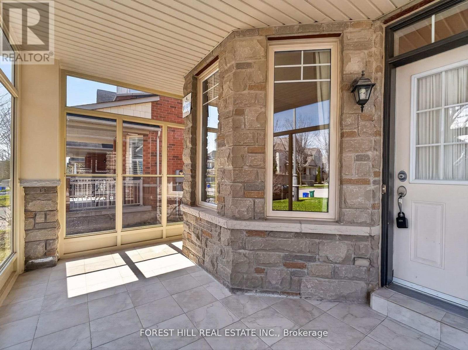 12 Stookes Crescent, Richmond Hill, Ontario L4E 0J3 - Photo 3 - N13494984