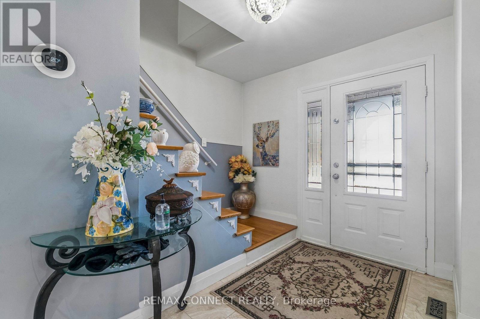 750 Gorham Street, Newmarket, Ontario  L3Y 1L6 - Photo 4 - N13606748