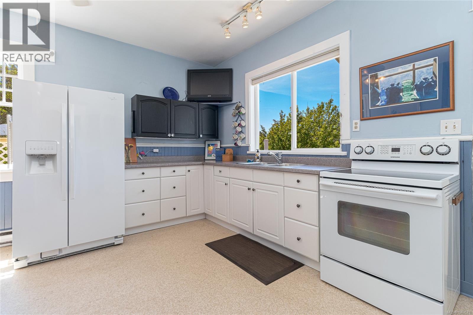 4014 Holland Ave, Saanich, British Columbia  V8Z 5K1 - Photo 17 - 1043578