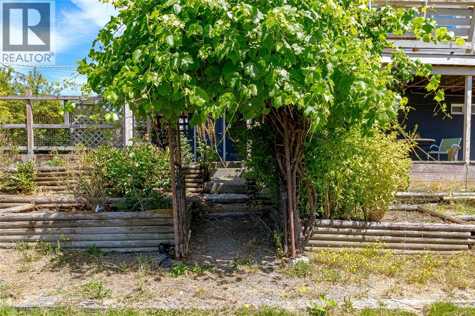 4014 Holland Ave, Saanich, British Columbia  V8Z 5K1 - Photo 56 - 1043578