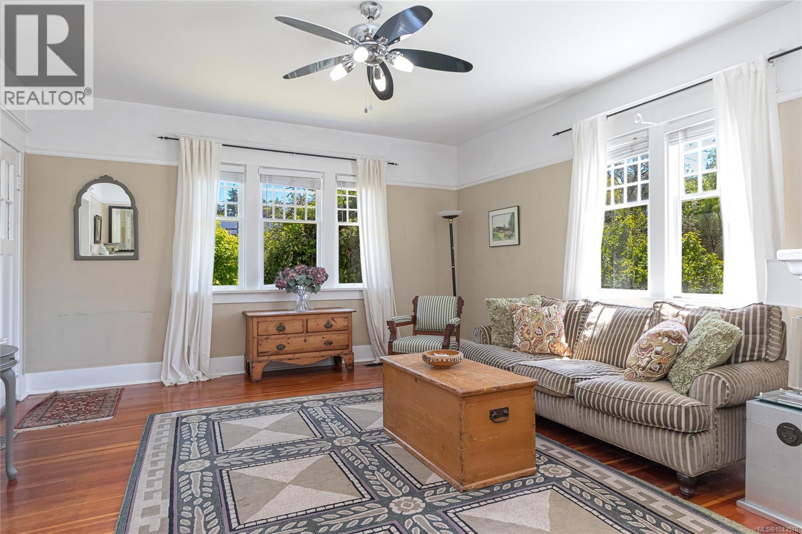 4014 Holland Ave, Saanich, British Columbia  V8Z 5K1 - Photo 8 - 1043578