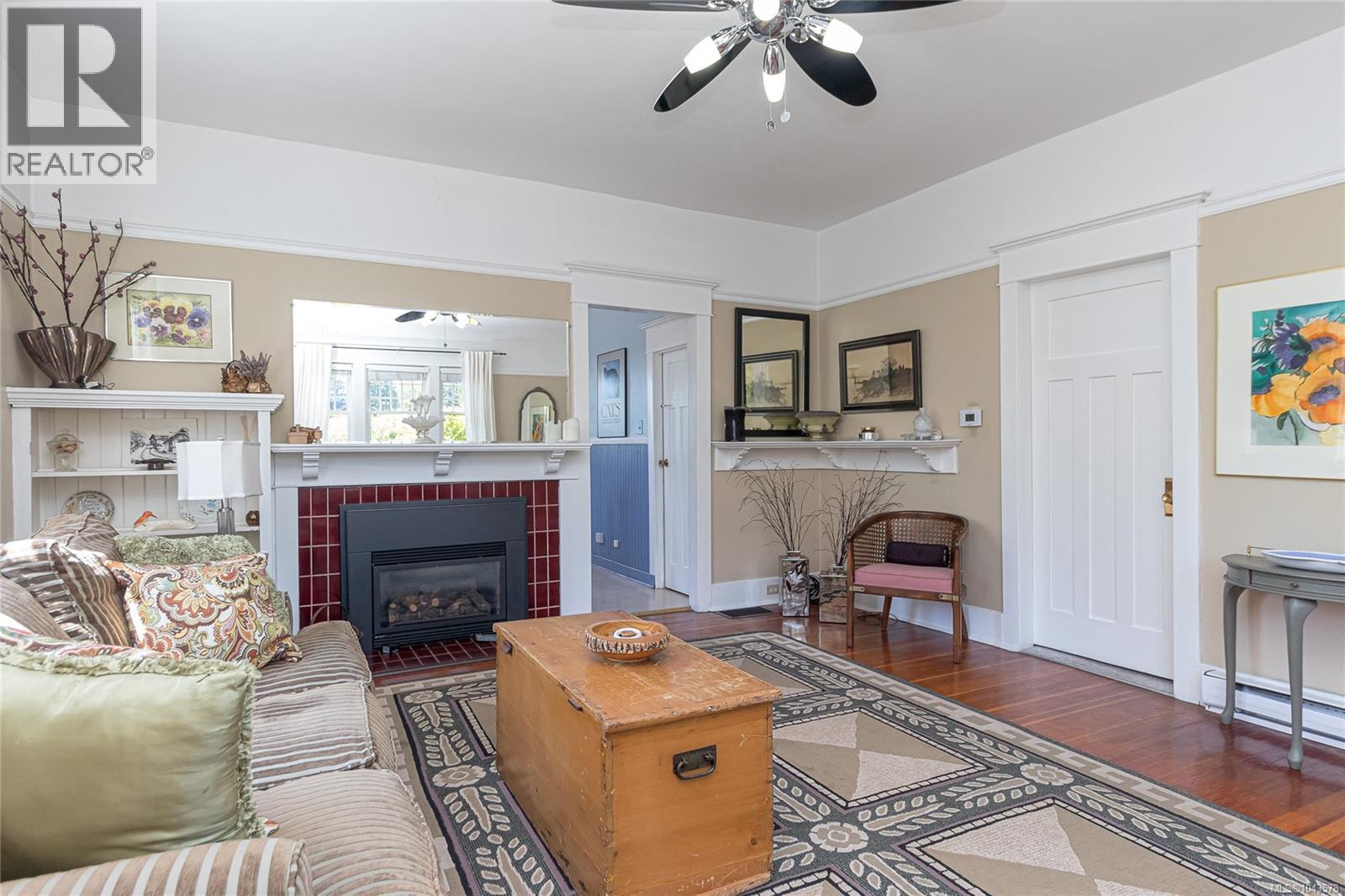 4014 Holland Ave, Saanich, British Columbia  V8Z 5K1 - Photo 10 - 1043578