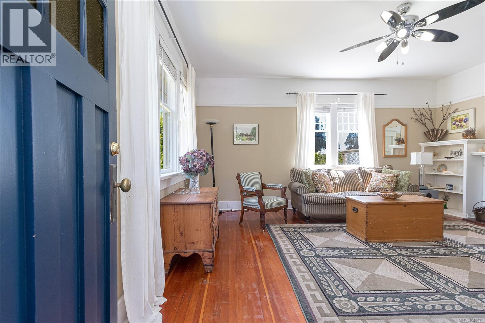 4014 Holland Ave, Saanich, British Columbia  V8Z 5K1 - Photo 5 - 1043578